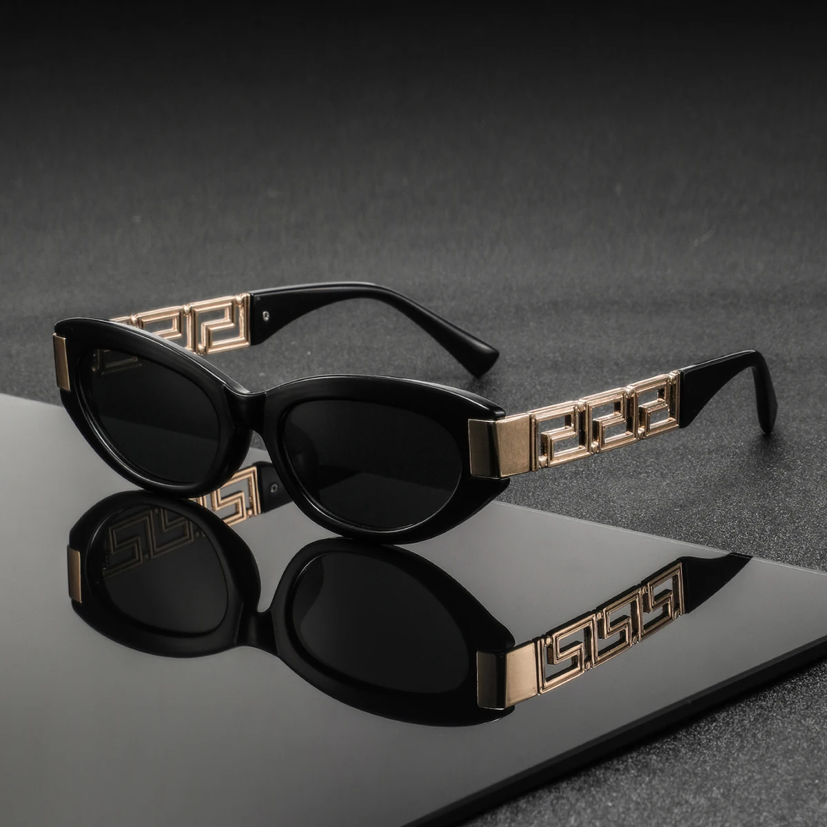 1 Pair of Women's Plastic Cat-Eye Glasses with Hollow Pattern, Light Luxury and Sexy Style, High-End and Fashionable Glasses