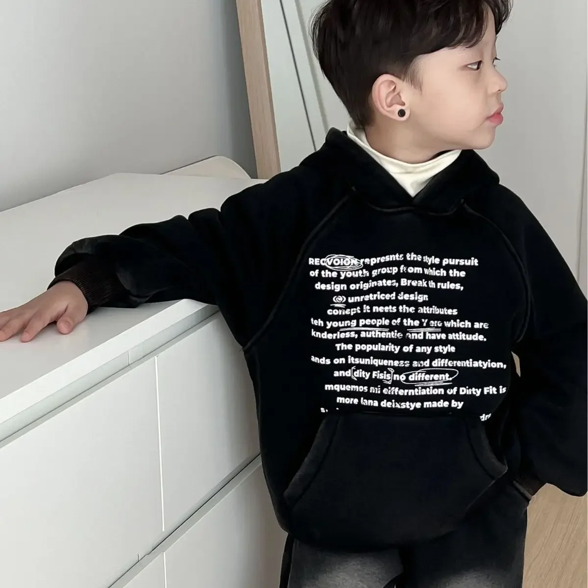 Kid Hoodie 2023 Autumn and Winter New Korean Children Wear Boys Old Letters Printed Fried Wash Black and Fleece Hoodies