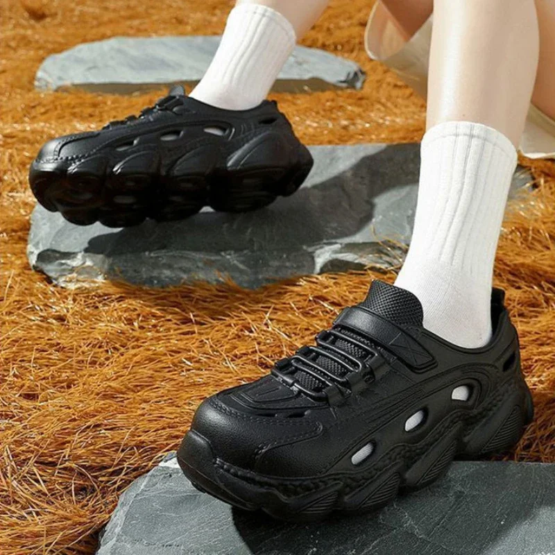 New Men's Sandals Fashion Thick-soled Hole Shoes Couple Outdoor Beach Shoes Comfortable Non-slip Men Slippers Sandalias De Mujer