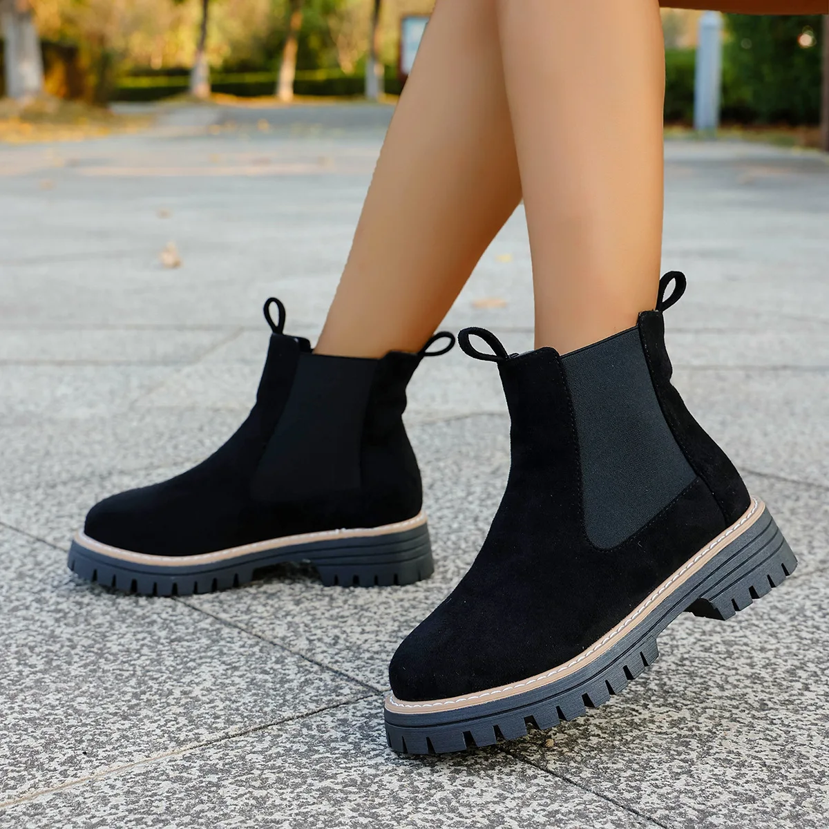

Women's Round-Toe Low-Top Boots Large-Sized Sleeve Fashion Short Boot for Spring And Autumn