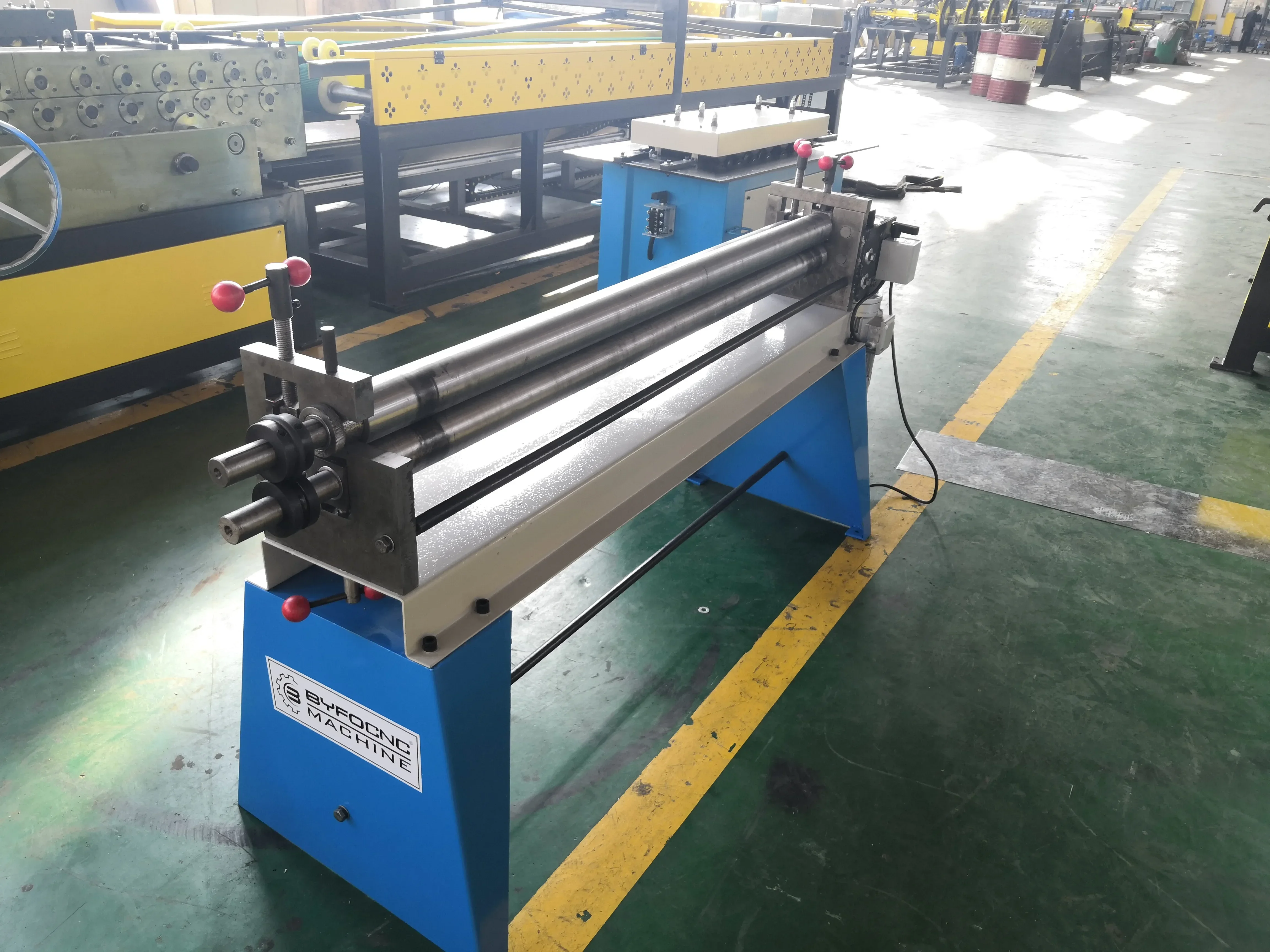 Asymmetrical manual sheet metal rolling machine