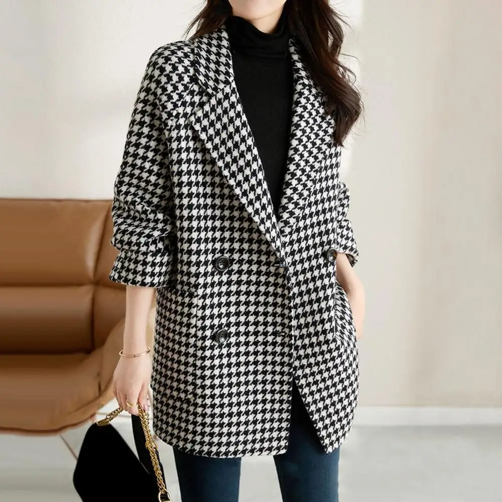 

Fitted Silhouette Outerwear Stylish Women's Houndstooth Tweed Coat with Long Sleeves Pockets Vintage Outerwear for Autumn Winter