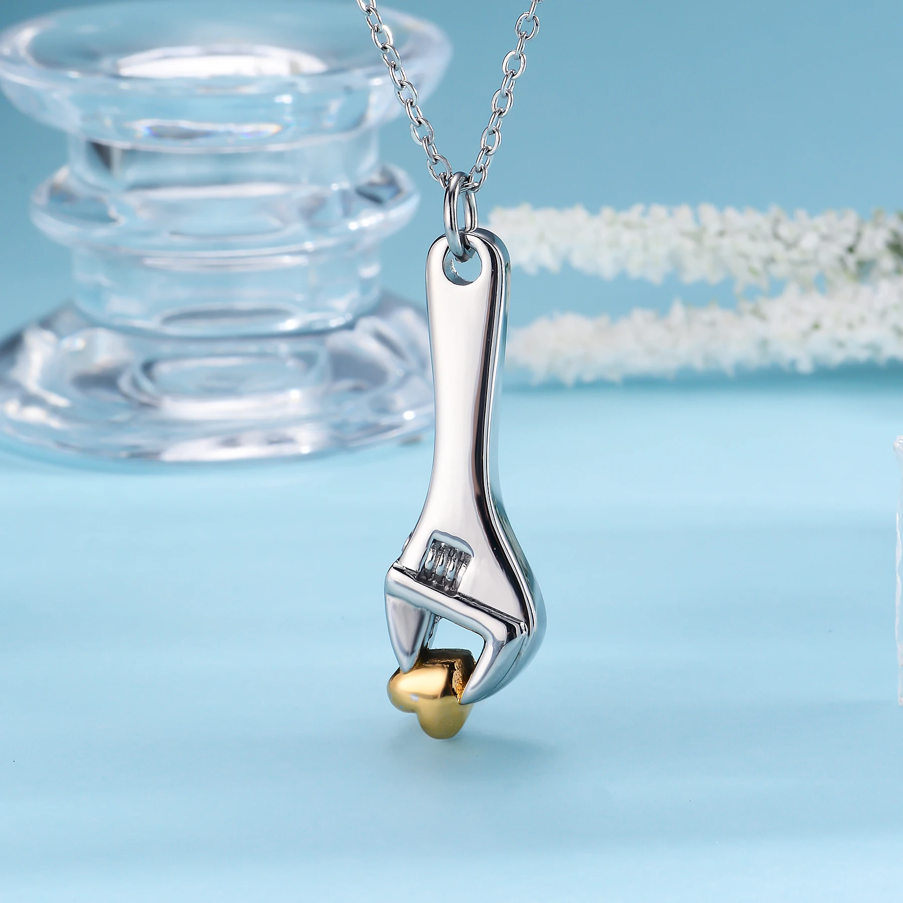 Schraubenschlüssel-Urnen-Halskette aus Edelstahl mit Herz, Einäscherungsanhänger für Asche, Andenken-Schmuck für Männer, Trichter-Werkzeug – Detail 7