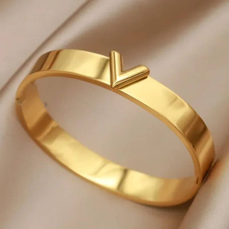 Stainless Steel Metal Letter V Bangles&bracelets for Women Fashion Brand Jewelry Contrast Color Bangles Accessories