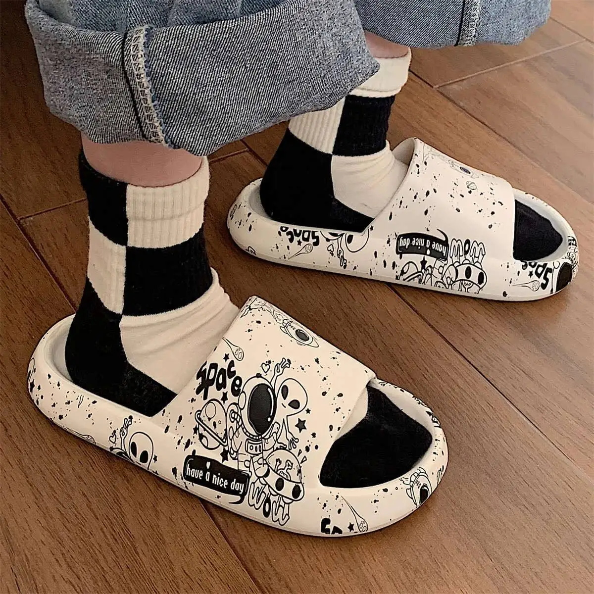 1pc Pattern Cartoon Women And Men New Fashion Good Quality Slippers Outdoor Summer Lady Home Slide