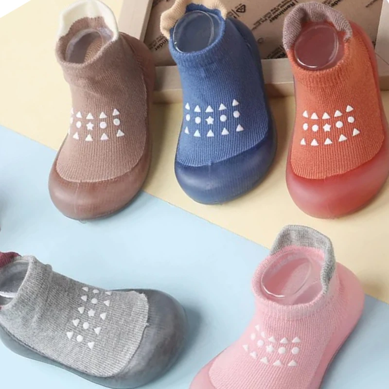 

Детские противоскользящие носки на мягкой подошве для дома и улицы для новорожденных и предотвращают детскую обувь и носки для малышей