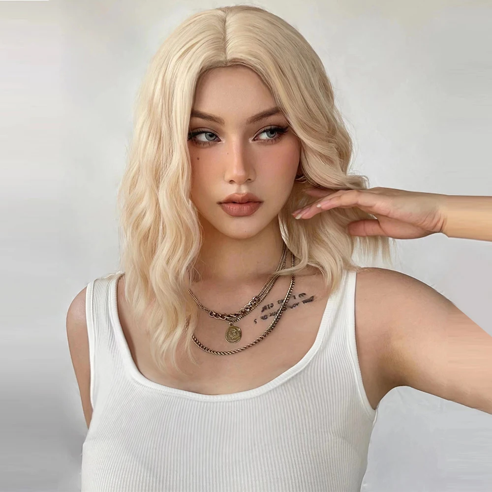 EASIHAIR Ash Blonde Short Bobo Middle Part Synethetic Natural Wigs Wavy with Bangs for Women Daily Cosplay Heat Resistant Fiber