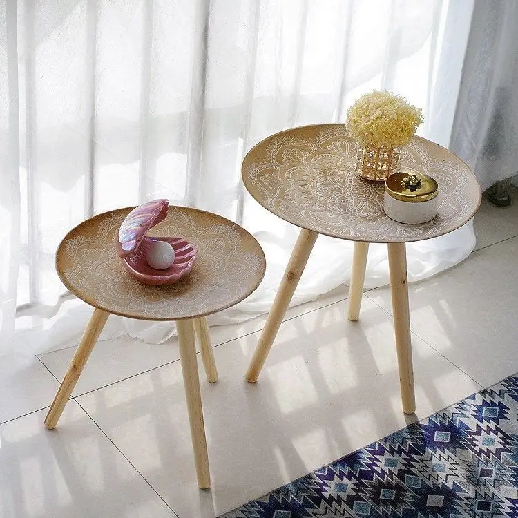 A Moroccan Nordic ins coffee table is modern and simple, and a few homestays are retro and creative mini coffee tables.