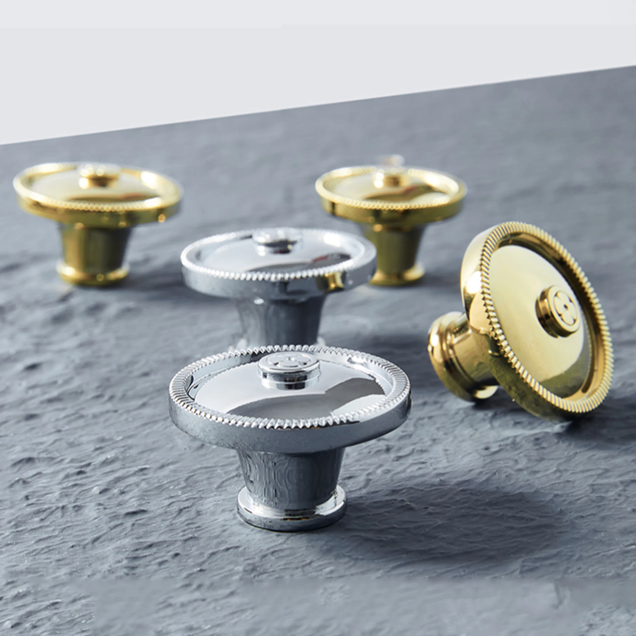 Button Design Brass Drawer Knobs Chrome Decor Bedside Cabinet Handles Antique Closet Dresser Pulls Luxury Furniture Hardware