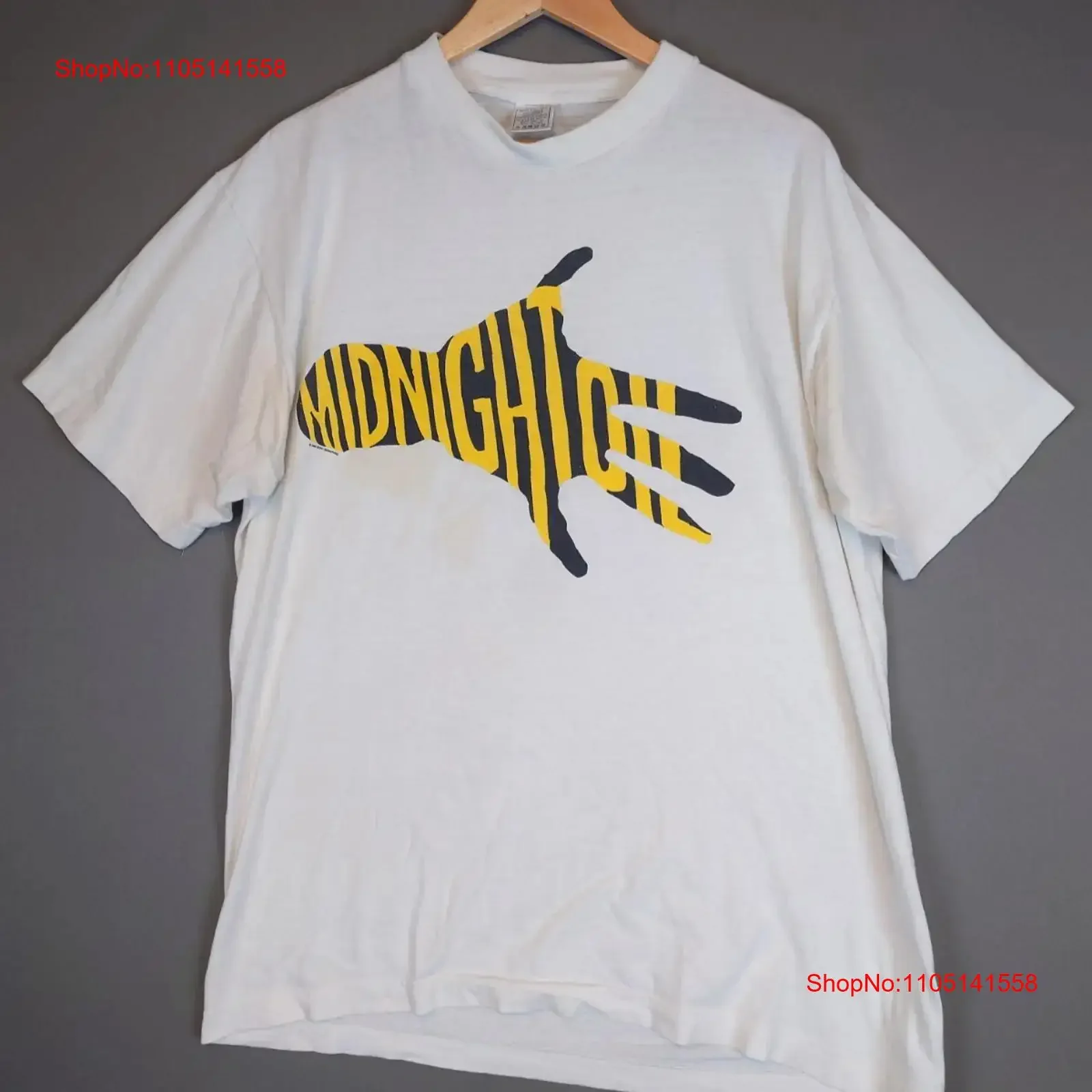 تي شيرت عتيق 80s لفرقة زيت منتصف الليل تي شيرت إصابات الرأس المرافقين للرجال مقاس XL ملابس مصممة كلاسيكية مغسولة مريحة #1