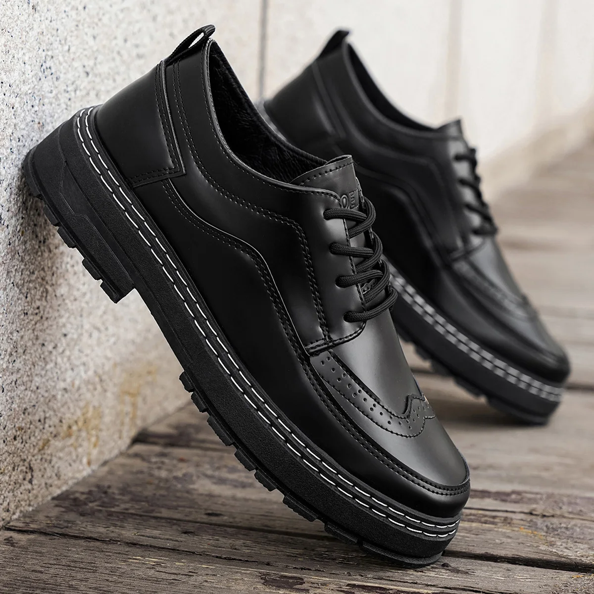 

Мужские новые повседневные спортивные туфли 2026 года: универсальные, удобные, модные, стильные, больших размеров, классические, кожаные.