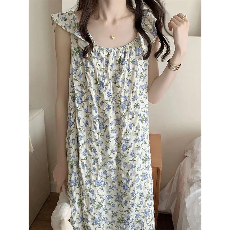 Рисунок 4 - Женская ночная рубашка с цветочными оборками