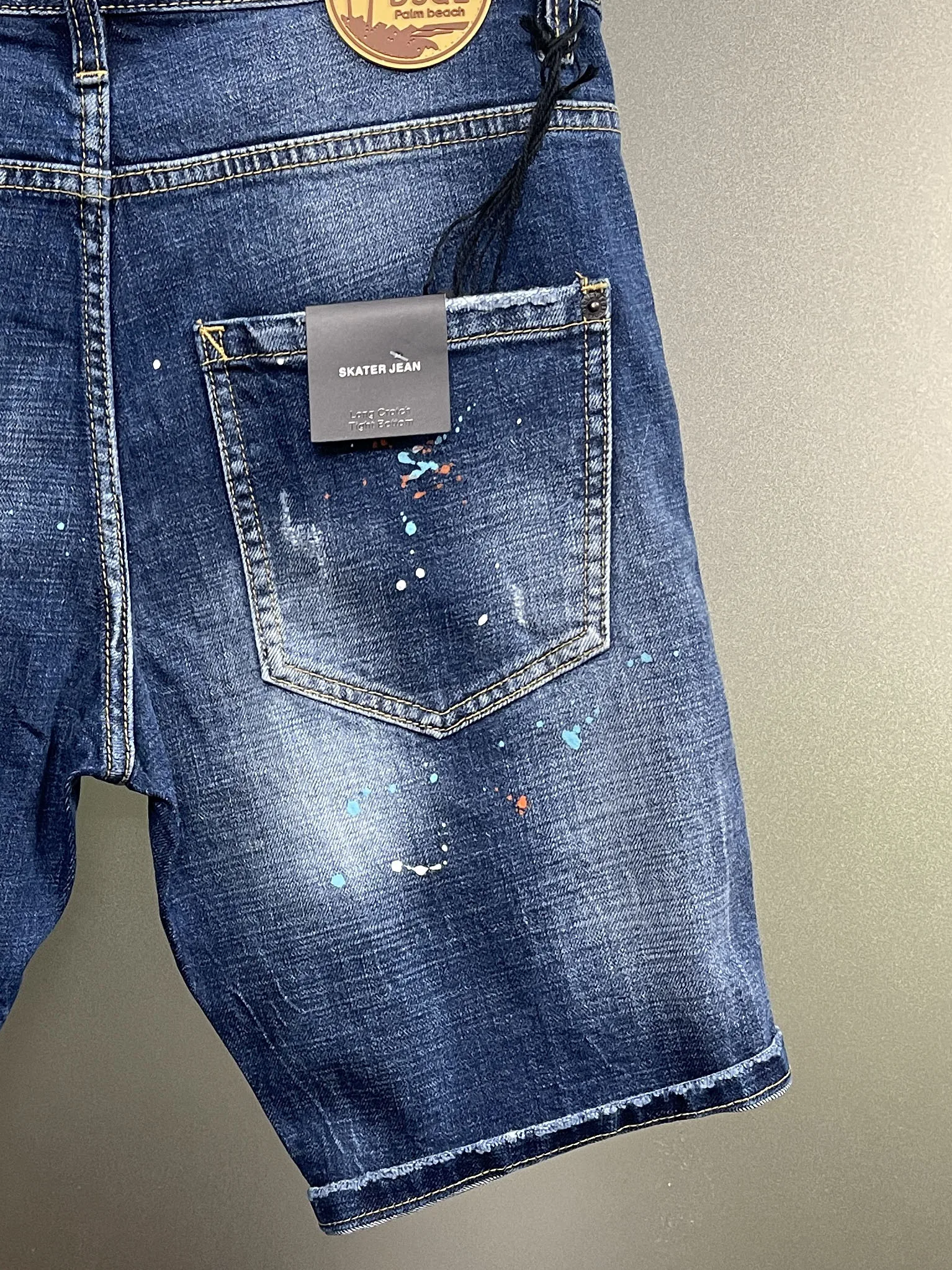 2024 Spring/Summer New D2 Jeans for Trendy Men, Washed, Worn Out, Printed, Graffiti, Slimming, Micro Elastic Denim Shorts for Me