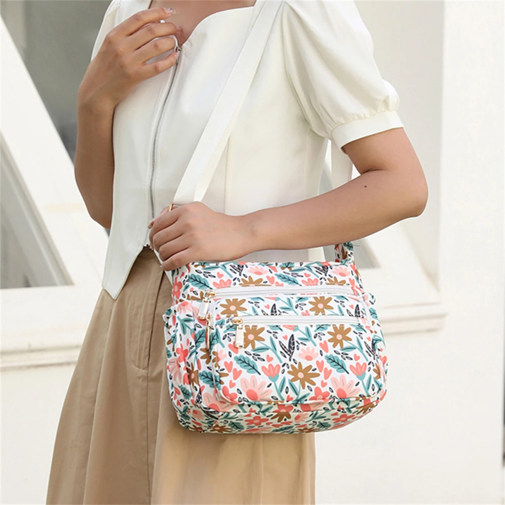 2023 Fashion Flower Pattern Design Ladies Shoulder Bag Quality Nylon Women Messenger Bag New Women Bag Purse Bolsos De Mujer Sac