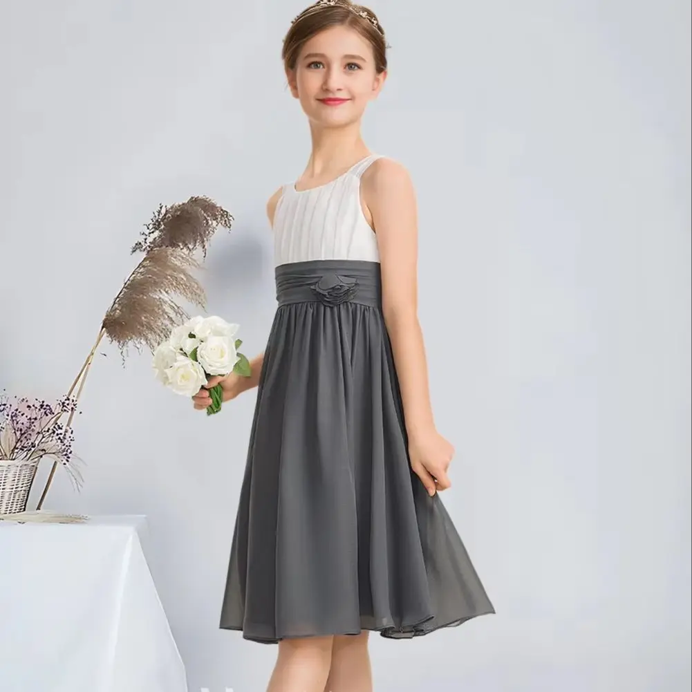 

QZ A-line Scoop Knee-Length Chiffon Junior Bridesmaid Dress Party For Teens With Flower Steel Grey Flower Girl Dress for Wedding