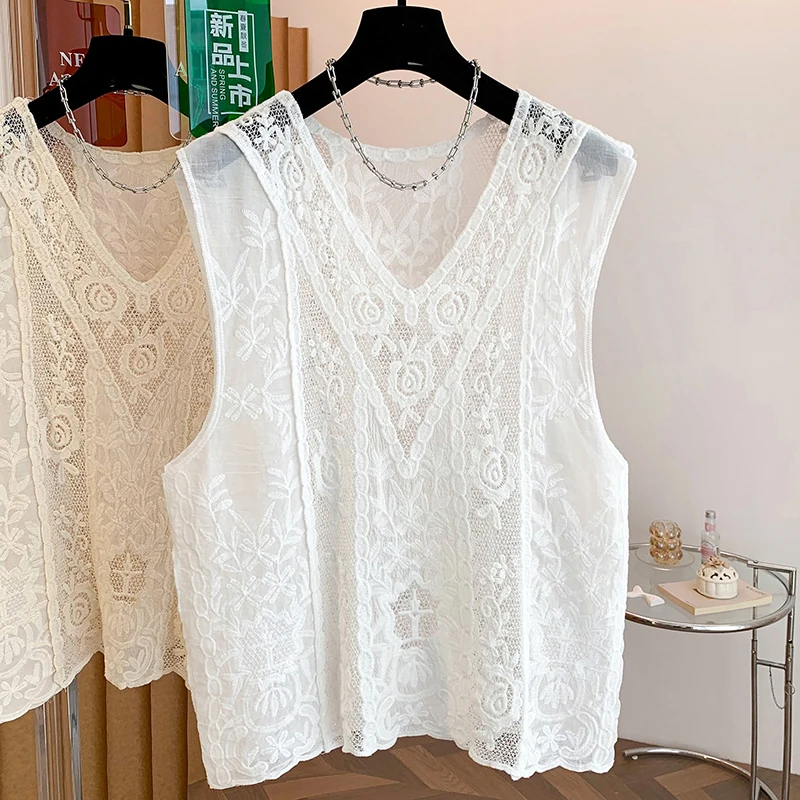 

White Hollow out V-Neck Embroidered Lace Sleeveless Vest Women's Summer Outerwear Breathable Cotton Blend Loose Fit Top
