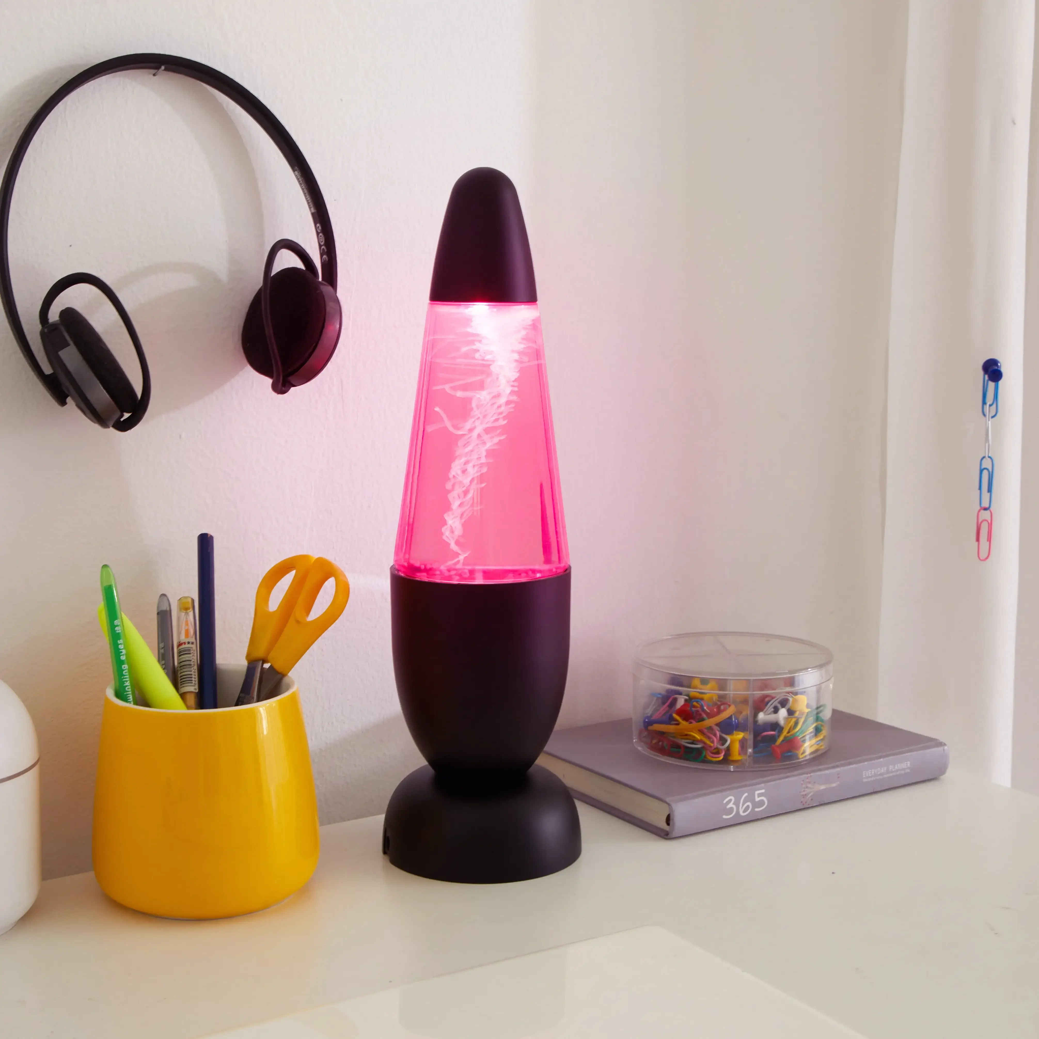 مصباح تورنادو LED وردي لامع - ضوء ليلي يعمل بالبطارية، هدية للفتيات والأطفال والنساء، ديكور سطح المكتب للغرفة