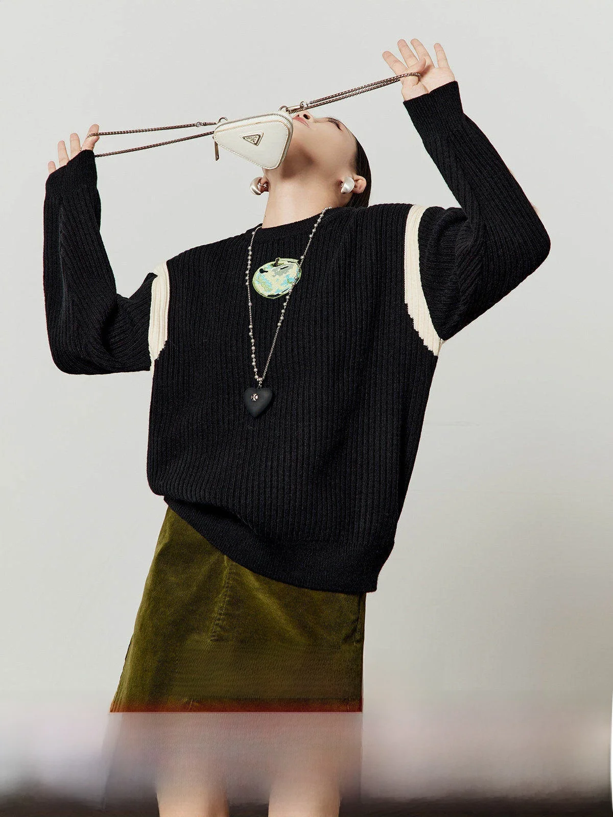 

Свободный вязаный свитер для женщин с флуоресцентным принтом и цветовыми блоками, осенне-зимний повседневный топ с круглым вырезом