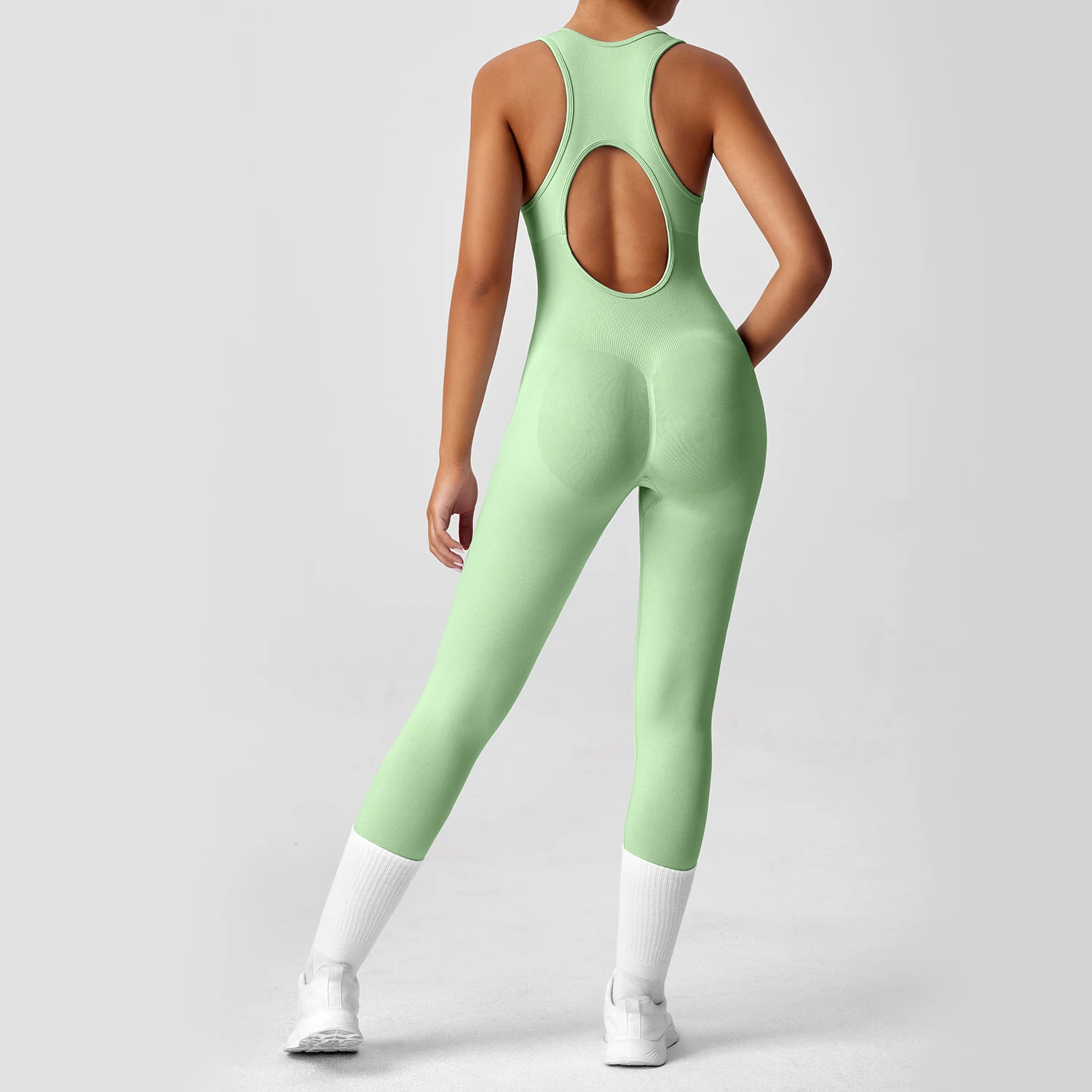 Seamless Peach Booty One-Piece Yoga Bodysuit - V-Back Tummy Control Gym Outfit for Women - Sexy Workout Jumpsuit Fitness Bodycon