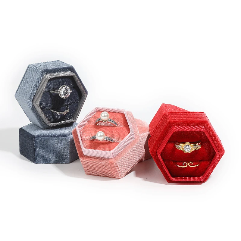 Fluwelen Vintage Hexagon Dubbele Ring Doos Voor Verloving Huwelijksceremonie Valentijnsdag Cadeau Gratis Aangepaste Logo