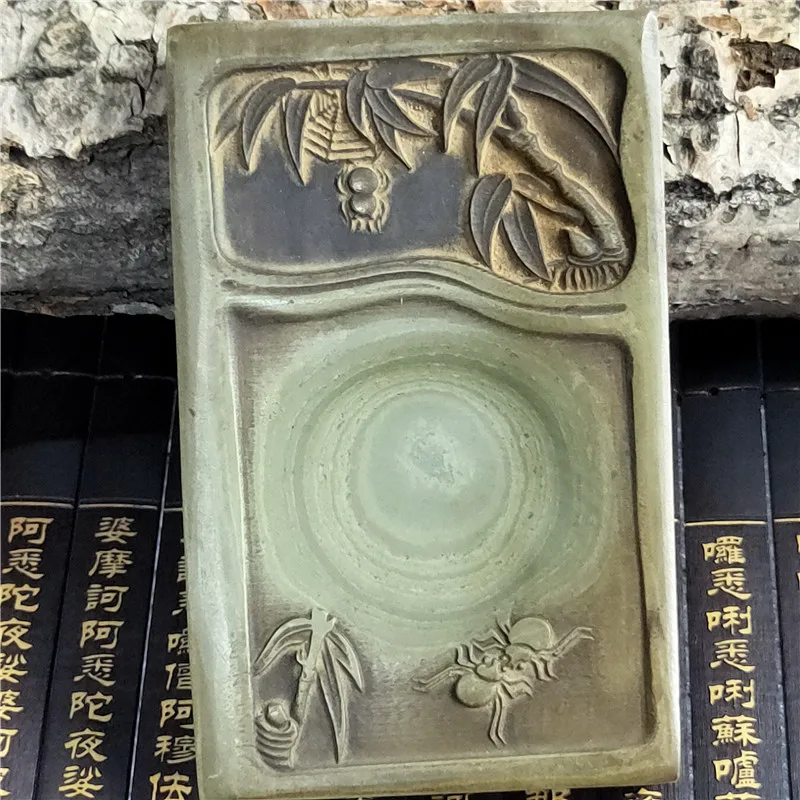 

Four Treasures of the Study stone inkstone bluestone inkstone fell from the sky about 10*16 cm.