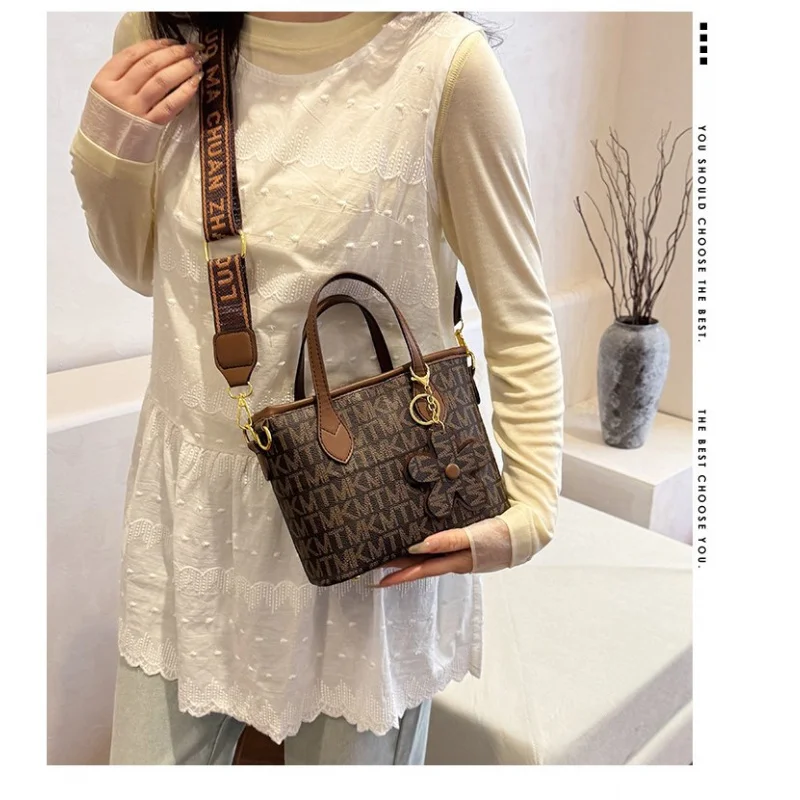 

Women's Messenger Bag Leather Crossbody Handbag, Famous Designer Shoulder Tote Popular Classic Elegant Design For Outings