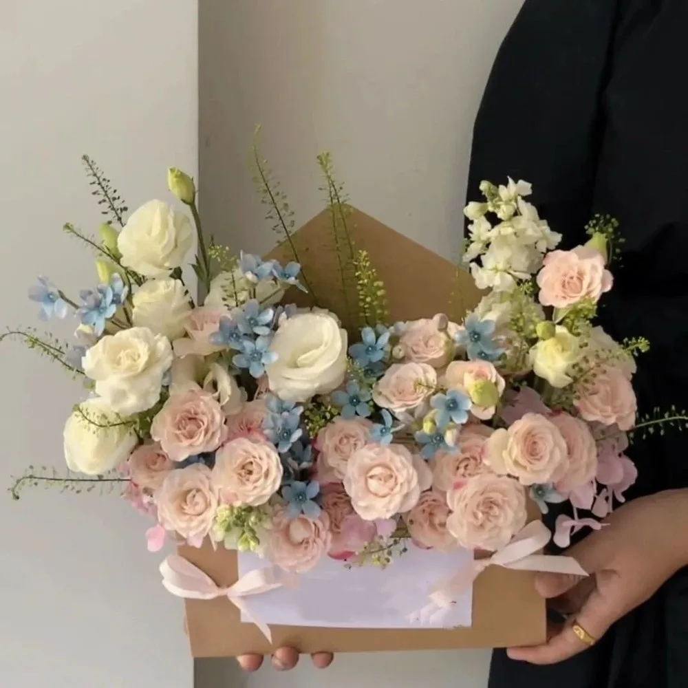 

10 Pcs Hand-Folded Floral Gift Box Paper Romantic Flower Packaging Box Portable Bouquet Wrapping Box Wedding Supplies