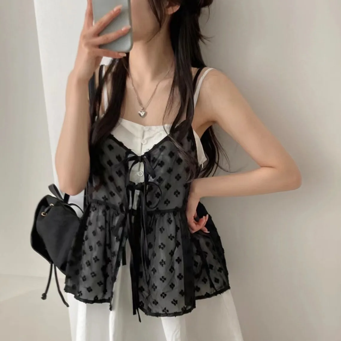 Elegancka koreańska bluzka damska na wiosnę i lato, modna, koronkowa, z dekoltem w serek, z falbankami, warstwowa.