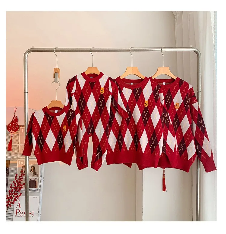 

New Red Winter Knitting Family Matches Parent Child Argyle Sweater Family Look Mother Dad Children's Clothing Kids Knitwear Top