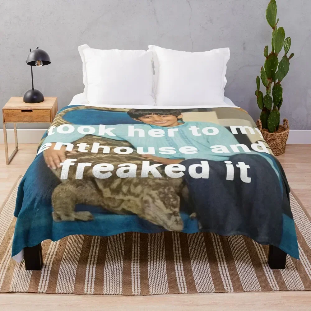 

Ravi I Took Her To My Penthouse And I Freaked It Throw Blanket Shaggy Furry Soft Blanket for Bedroom Living Room