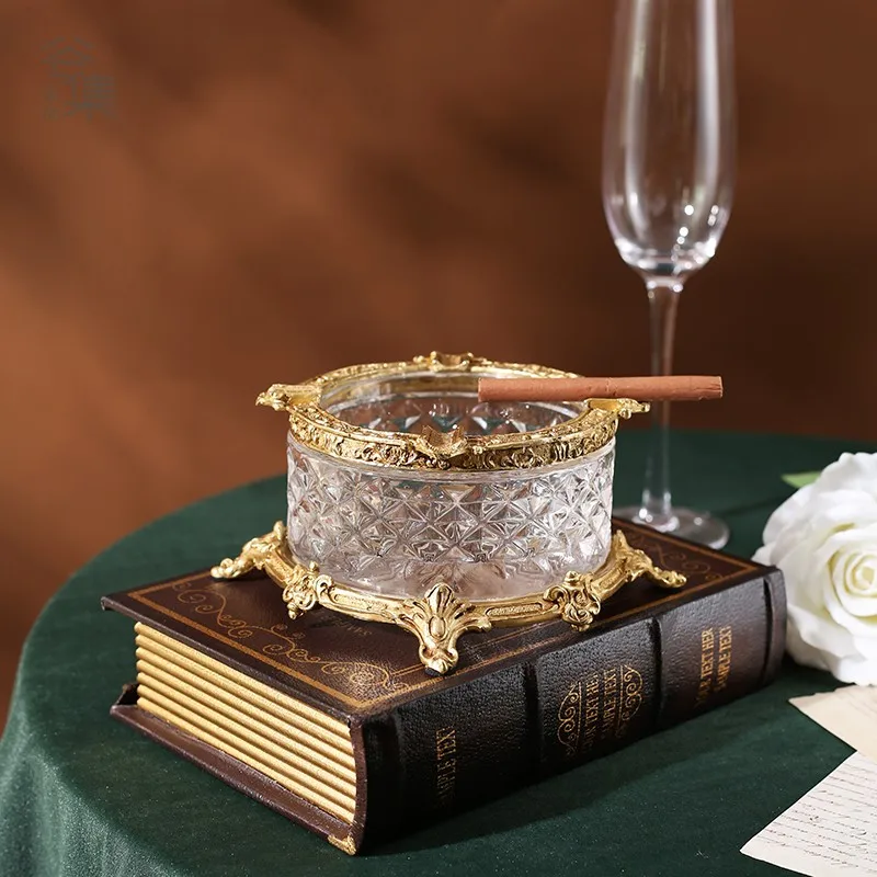 

American European crystal glass brass ashtray light luxury high-end creative new Chinese coffee table household round fashion