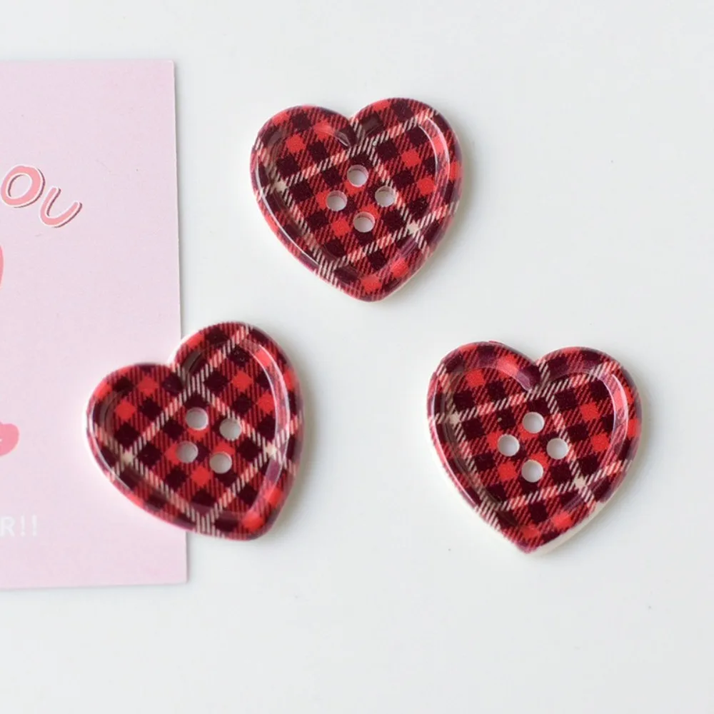 

10Pcs New Cute Buttons Love Shape Floral Garment Ornaments Resin DIY Accessory