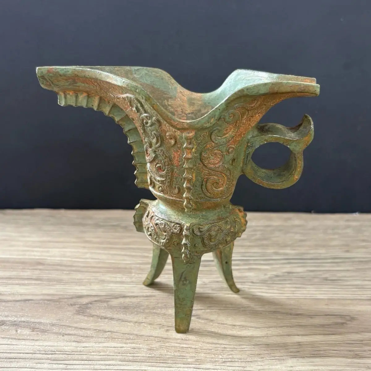 Imitation ancient Chinese bronze three-legged Vermilion Bird pattern jar and cup, decorative art ornament