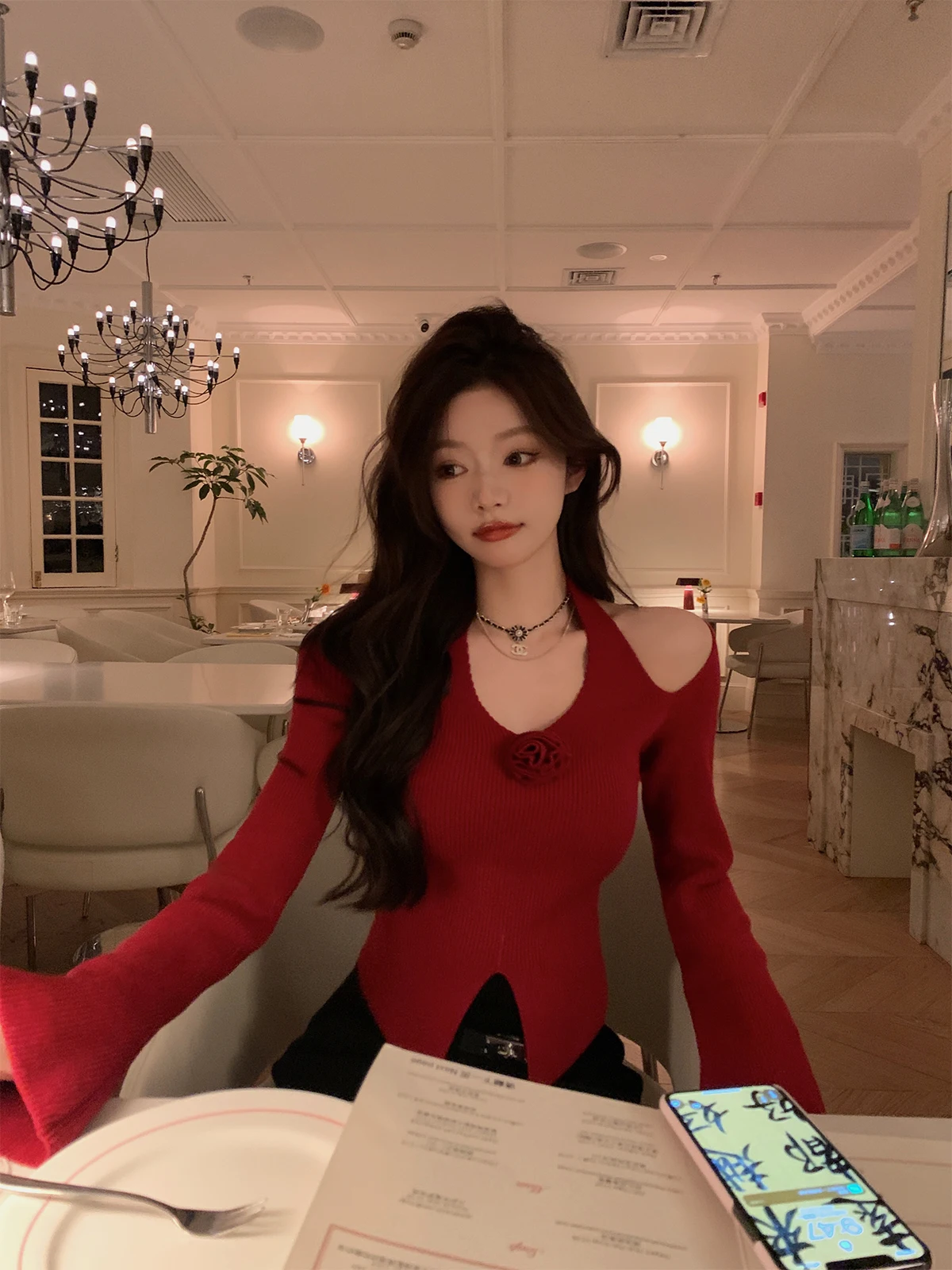 

Свитер Chen Jin Micro Drunken Fraance Beau Personal Edition Improved Version V-ne oulder Digging Sweater Series