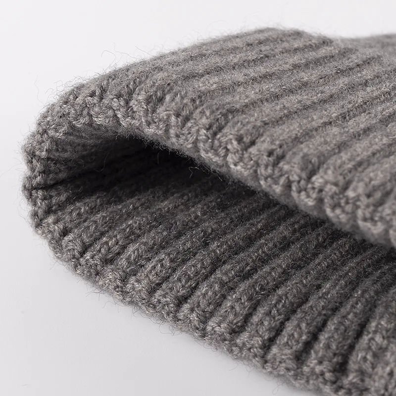 Women's Winter Knit Beanie Solid Color Fashion Label Cap Skullies Warm Comfortable Casual Style Hat for All Seasons