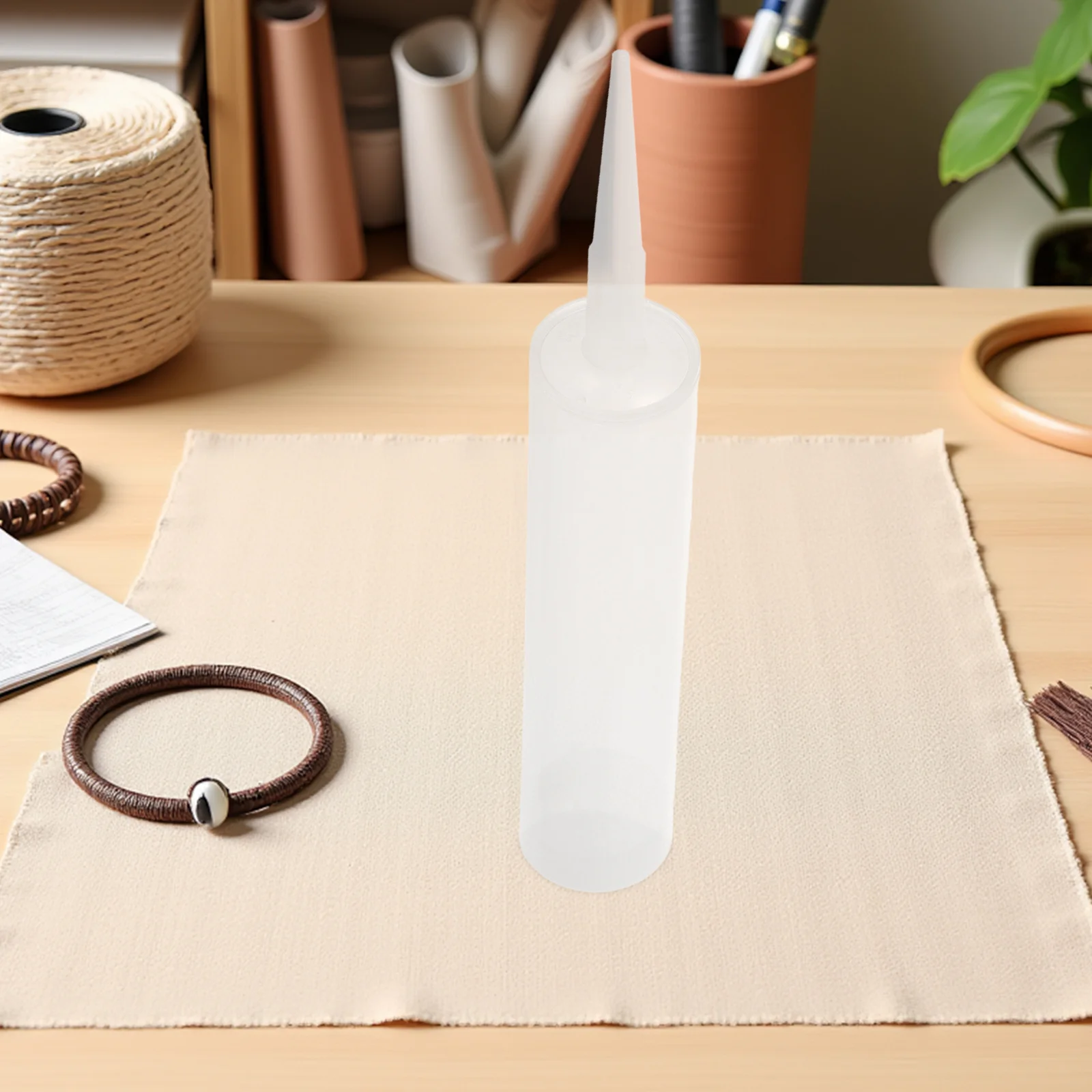 

Sealing Glue Bottle 50ml Portable Leakproof Reusable Container for Liquid Adhesives Silicone Sealant Application