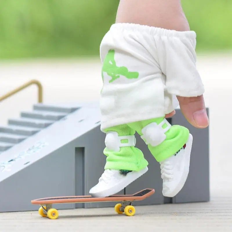 4 pezzi tastiera professionale Skateboard Kit di montaggio fai da te Mini ruote con cuscinetti multicolori giocattolo da Skateboard per bambini adulti