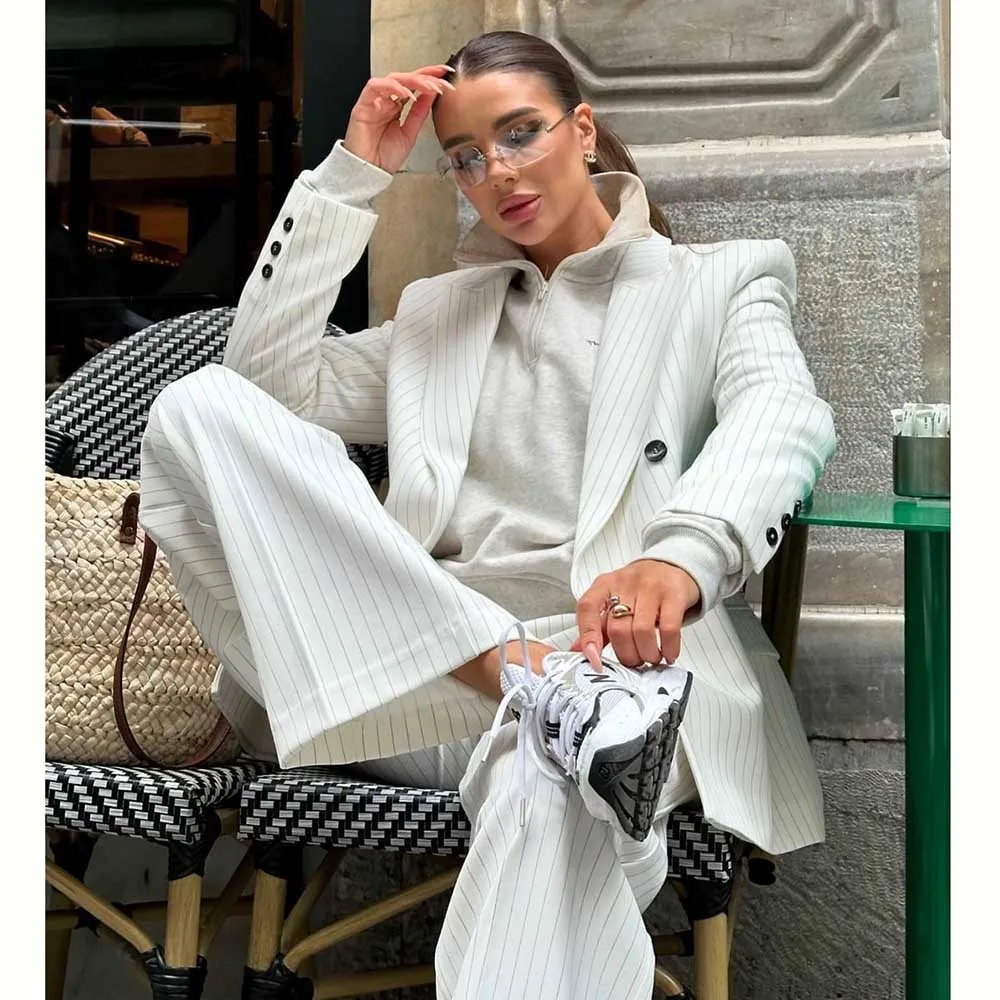 

Luxury White Striped Suit for Women Notch Lapel Two Piece Jacket Pants Female Clothing Office Lady Loose Fashion Blazer Set