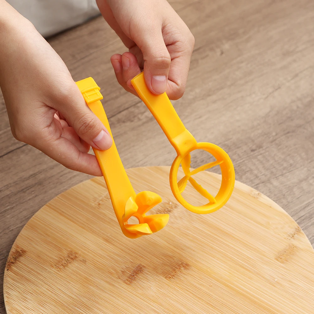 Tomato Slicer Cutter Grape Tools Cherry Kitchen Pizza Fruit Splitter Artifact Small Tomatoes Accessories Manual Cut Gadget 1pc