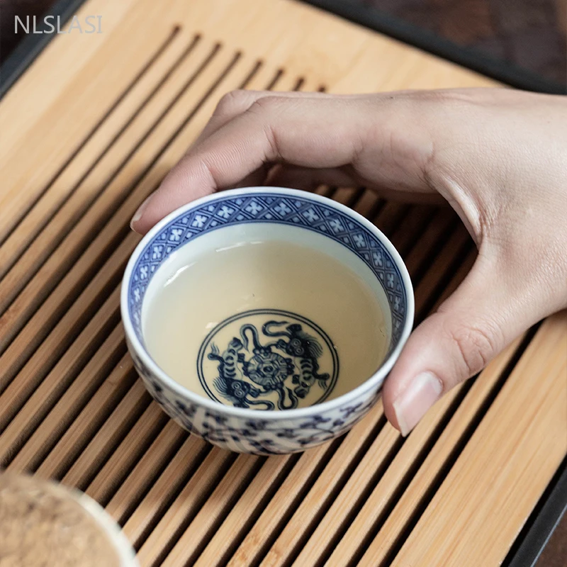 Exquisite Tea Cup Ceramic Tea Set Blue and White Porcelain Master Cup Hand-painted White Porcelain Cup Chinese Tea Accessories