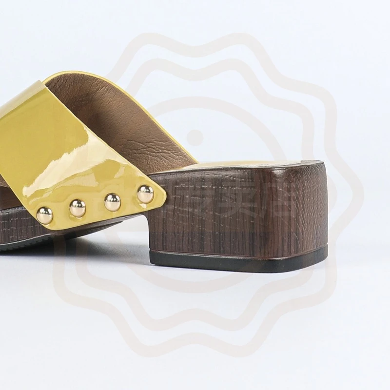 Fashion Women's Shoes New Exquisite Rivet Platform Slippers for Woman Comfort Travel Casual Shoe Designer Shoes Sandalias Mujer