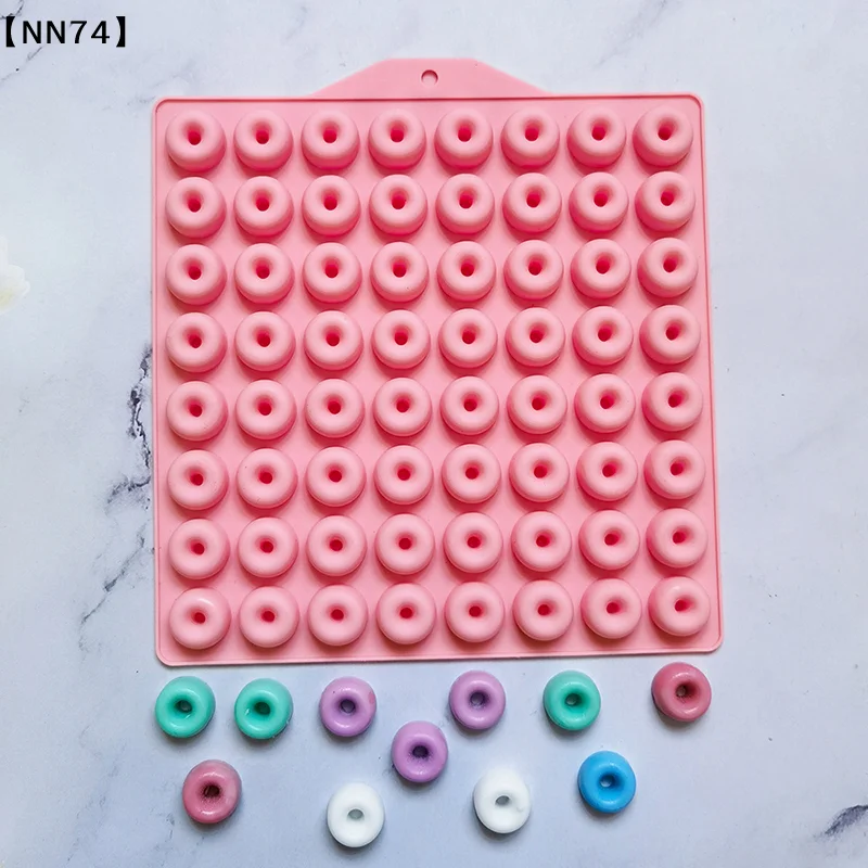 【NN74】1 unidad de molde de silicona para mini donas con 64 cavidades, molde DIY para chocolate, dulces, muffins, gelatinas, gomitas y caramelos duros [J]