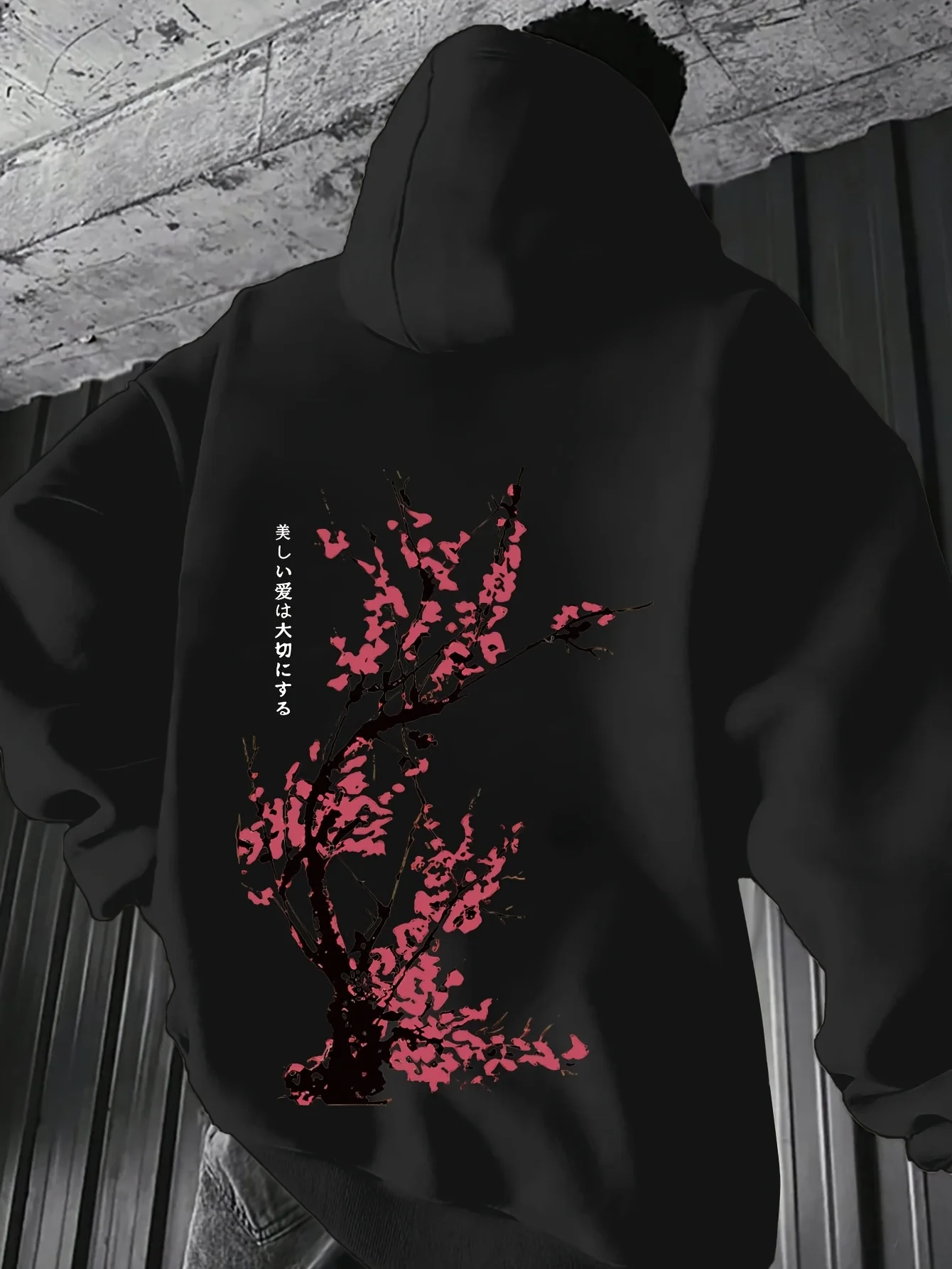 

Новая мужская толстовка с капюшоном на весну и осень 2025 — повседневная и модная уличная одежда с цветочным принтом.