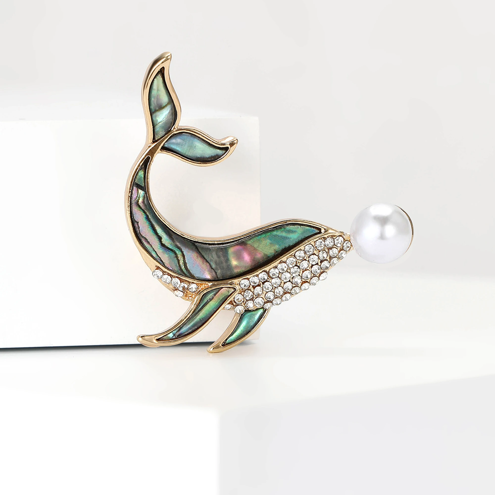 Shell Dolphin Brooches for Women Pearl Sea Life Animal Plant Pins Event Party Backpack Decoration Clothes Accessories