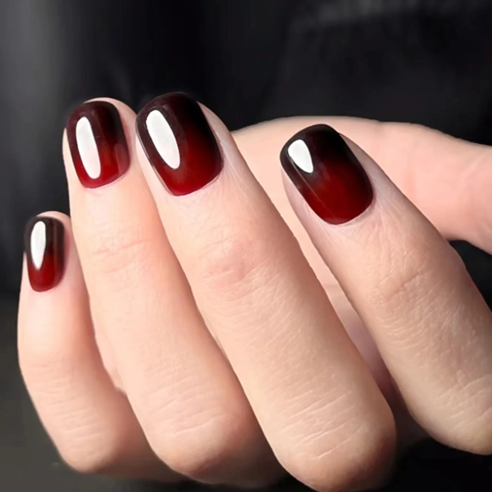 Vermelho preto gradiente imprensa em unhas comprimento médio caixão unhas falsas com abas pegajosas bailarina unhas falsas dicas para mulher 24 pçs