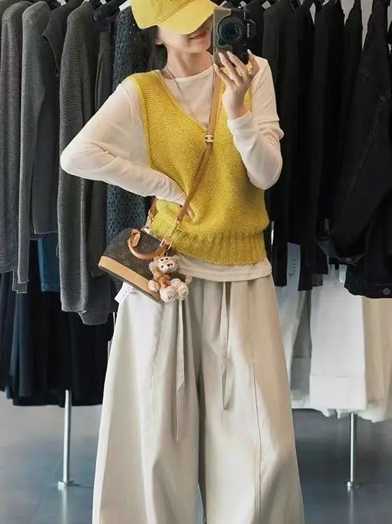 

Unique Knitted Yellow Vest Women's Sweater Top Versatile Autumn Outerwear Comfortable Warm V-Ne Long Sve Loose Fit Sle