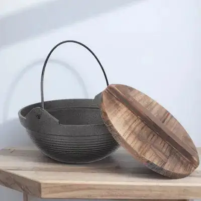 

Japanese Style Hot Pot Cedar Lid Iron Stockpot Portable Outdoor Cooking Stew Japanese Style Pot Porridge Container