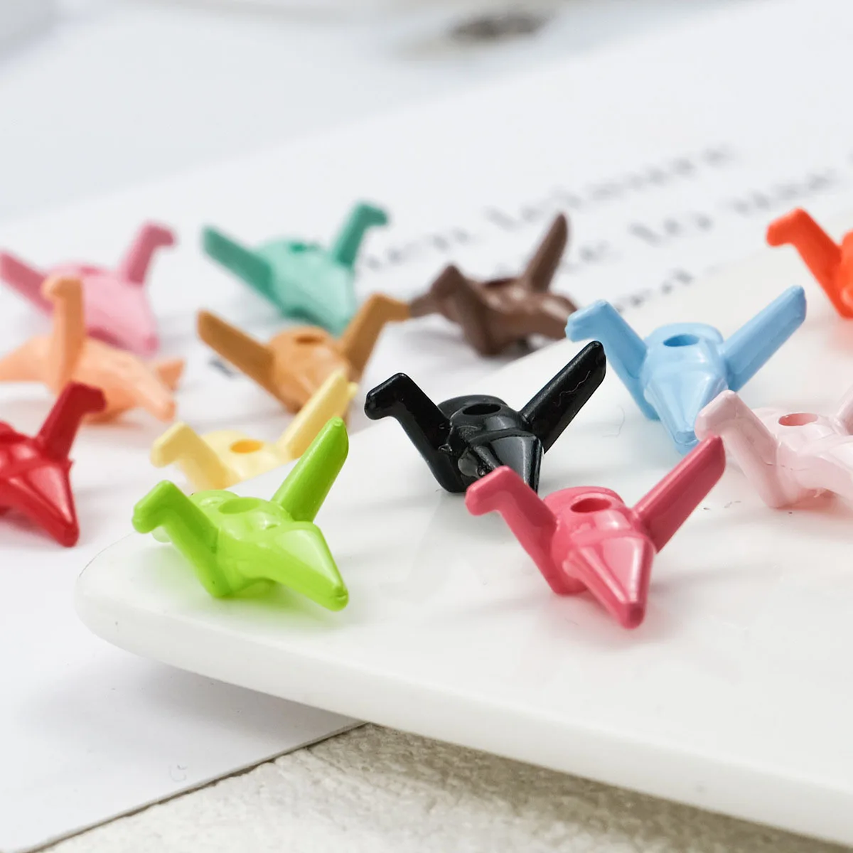 DIY Jewelry Findings Solid Colors Acrylic Paper Crane Shape Jewelry Beads Fit Bracelet Necklace Earring Ornaments 100pcs 16*7mm