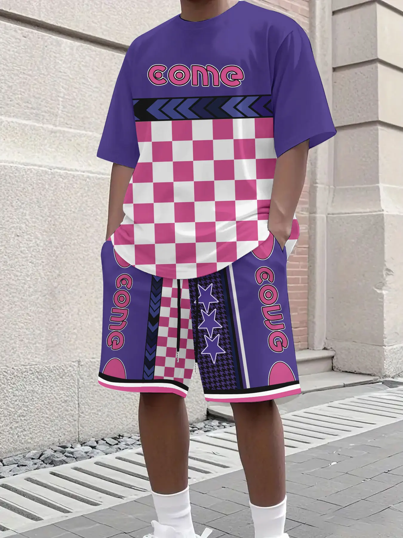 

Men's Summer Sports Cyber Graffiti 3D Reflective Strip Print Muscle Fit Tee and Breathable Basketball Shorts Sporty Street Set