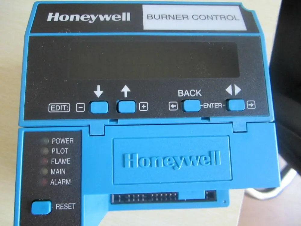 Honeywell RM7800L1012 Burner Control RM7800L1012 Free Expedited Shipping